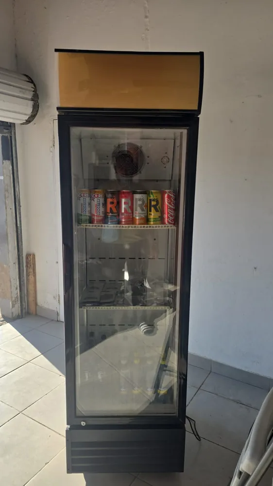 Technician providing commercial refrigeration repair service in Durban North